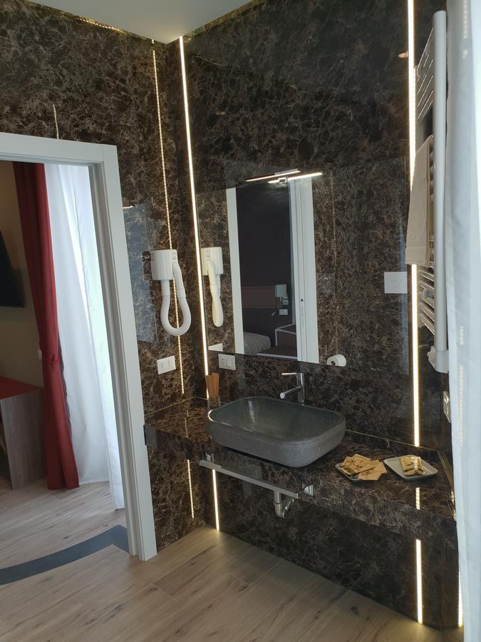 Th Luxury Rooms & Apartment Giardini-Naxos Buitenkant foto