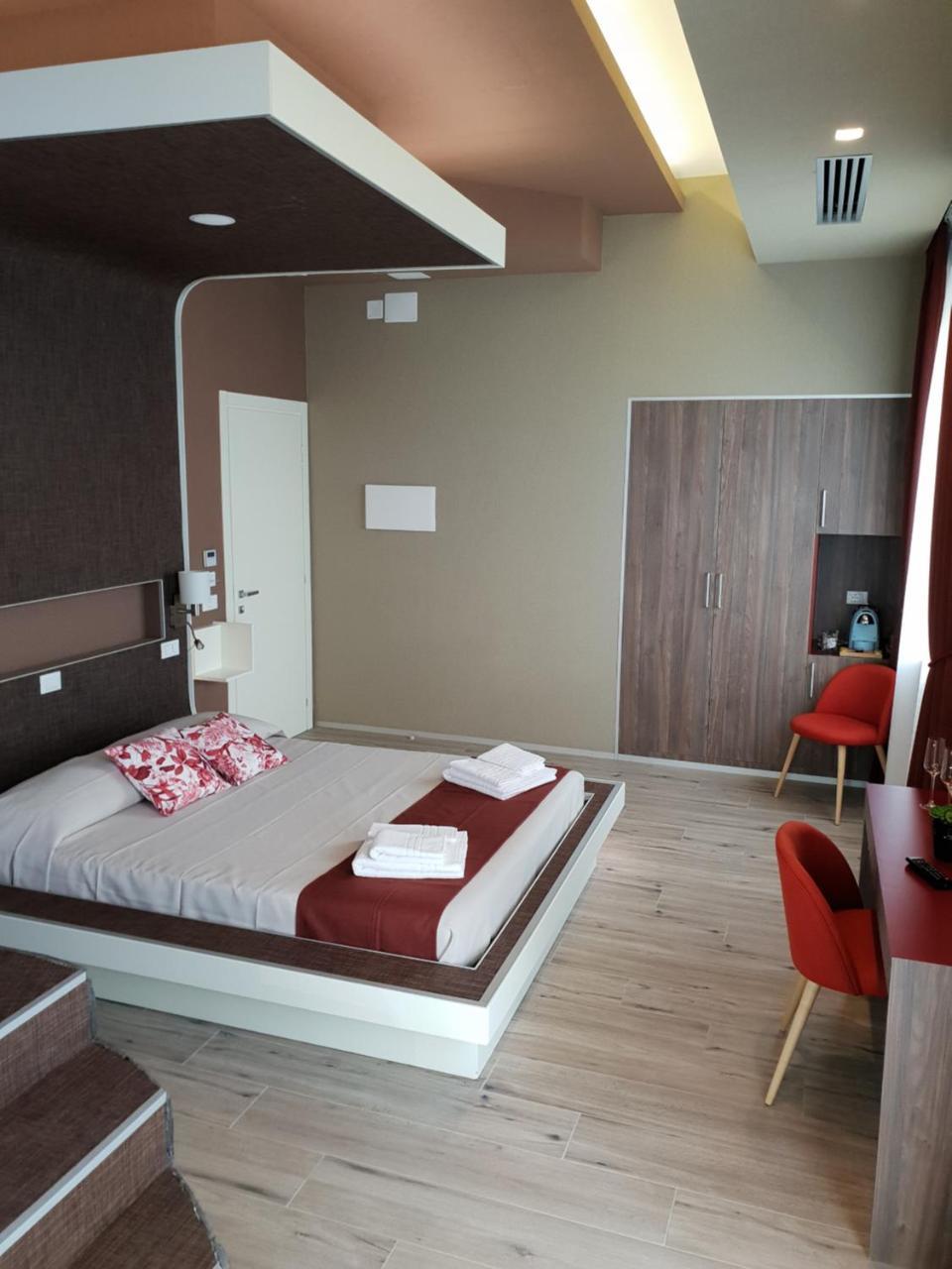 Th Luxury Rooms & Apartment Giardini-Naxos Buitenkant foto