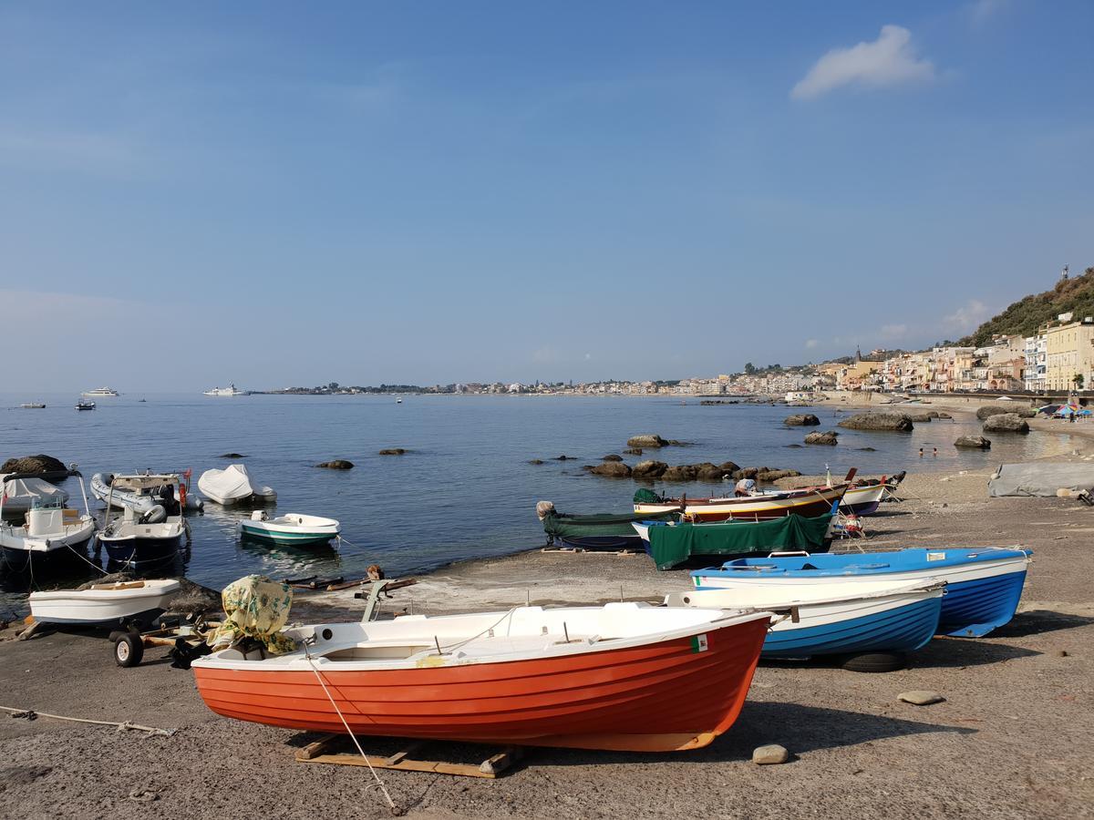 Th Luxury Rooms & Apartment Giardini-Naxos Buitenkant foto