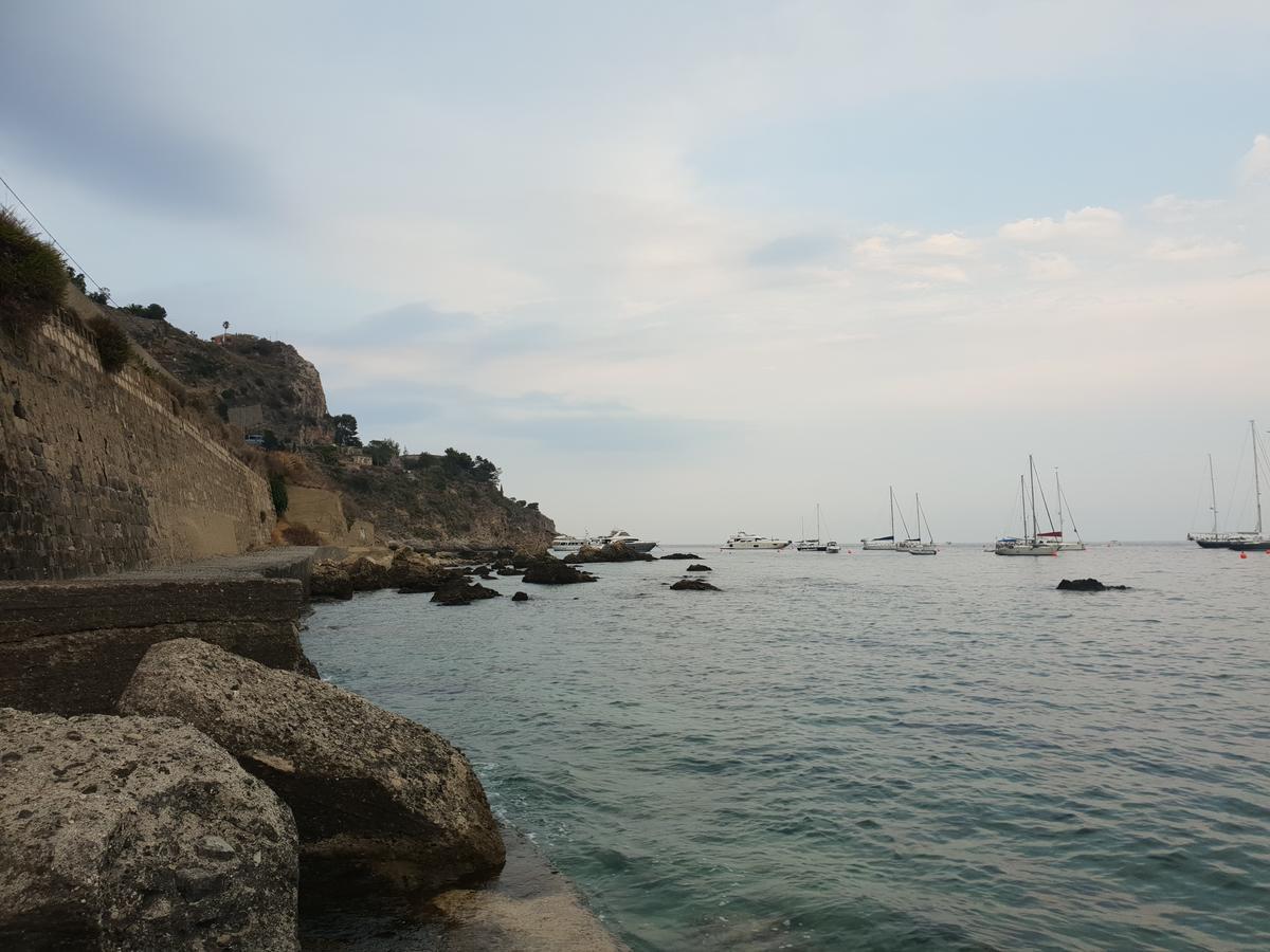 Th Luxury Rooms & Apartment Giardini-Naxos Buitenkant foto