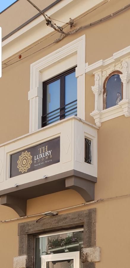 Th Luxury Rooms & Apartment Giardini-Naxos Buitenkant foto